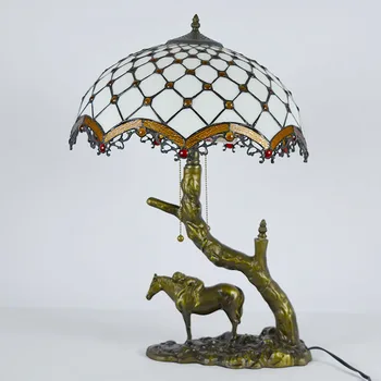 Настолна лампа LongHuiJing в стил Тифани с абажуром от витражного стъкло, акцентные лампа на базата на историческата смола под формата на кон